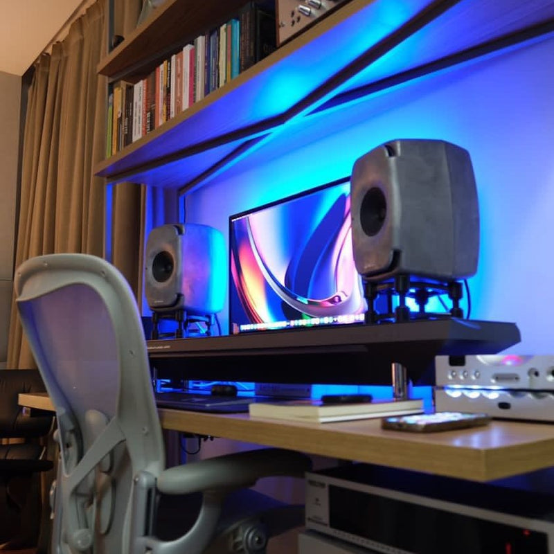 Episode 035 - From Civil Engineering to Curated Comfort: Hegel Barreira's Desk Setup - Hexcal