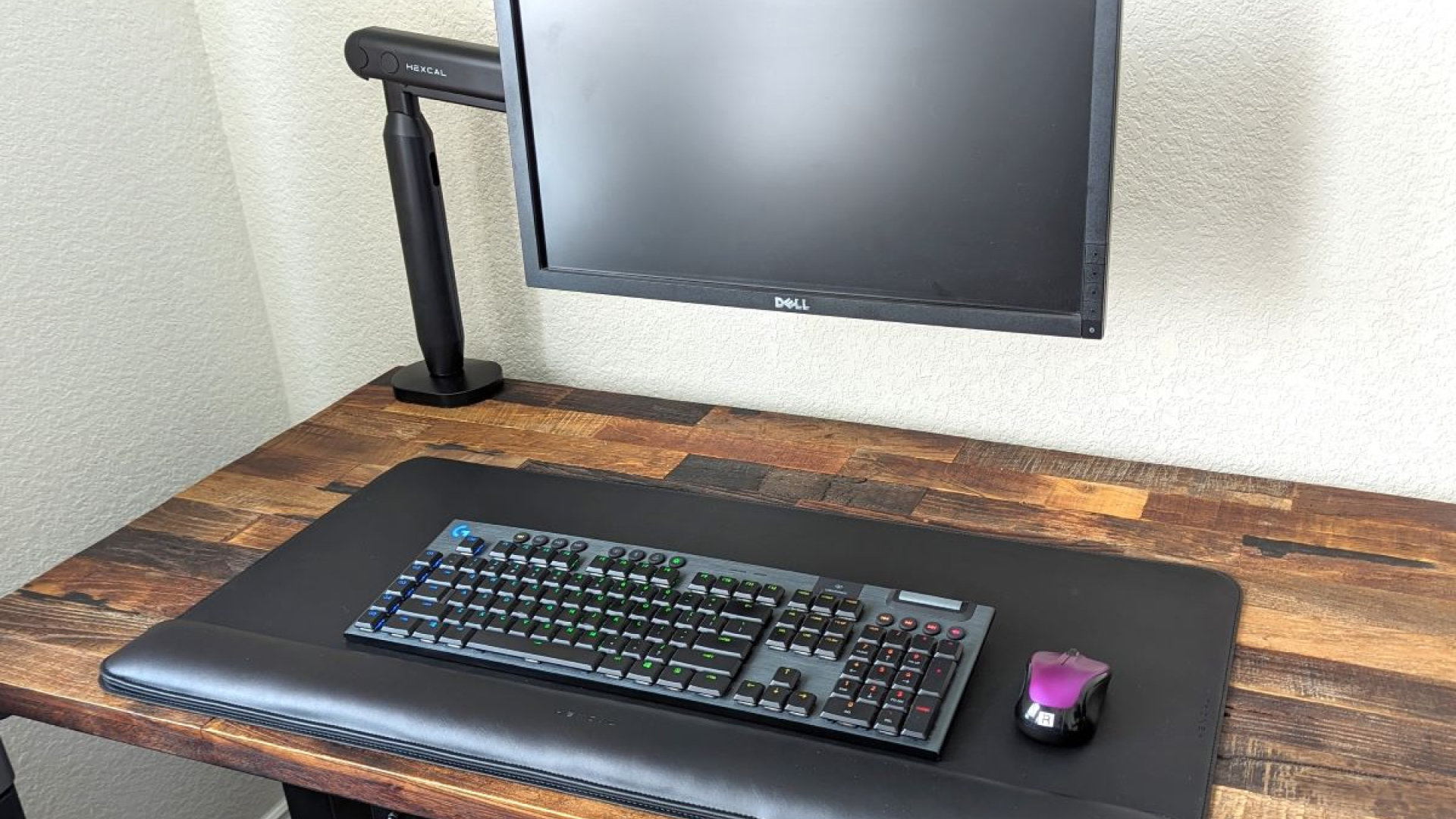 Hexcal Single Monitor Arm and Desk Mat Bundle review – Attractive, Functional, and Comfortable