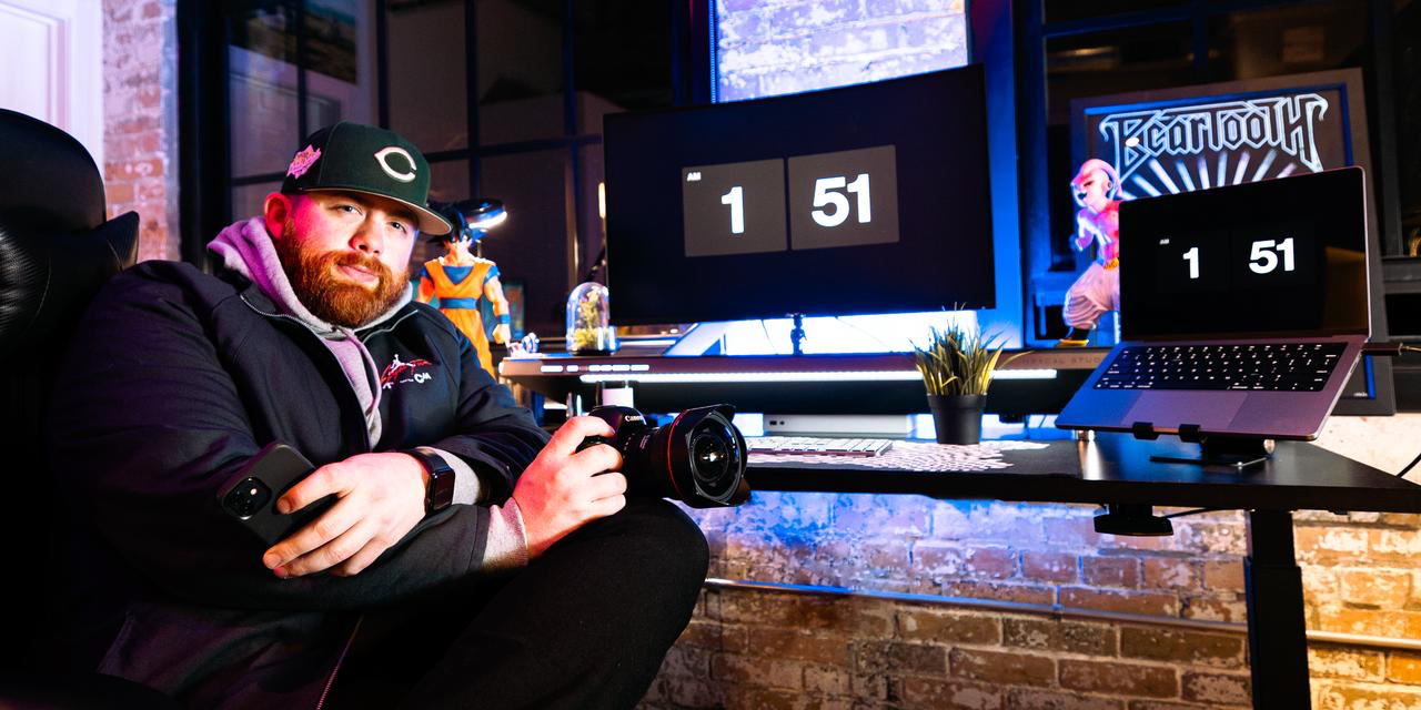Brad Heaton, photographer for concerts, uses Hexcal Studio in his desk to elevate his workflow.