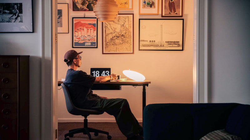 Standing Desk vs. Traditional Desk: Which One is Best for You? - Hexcal