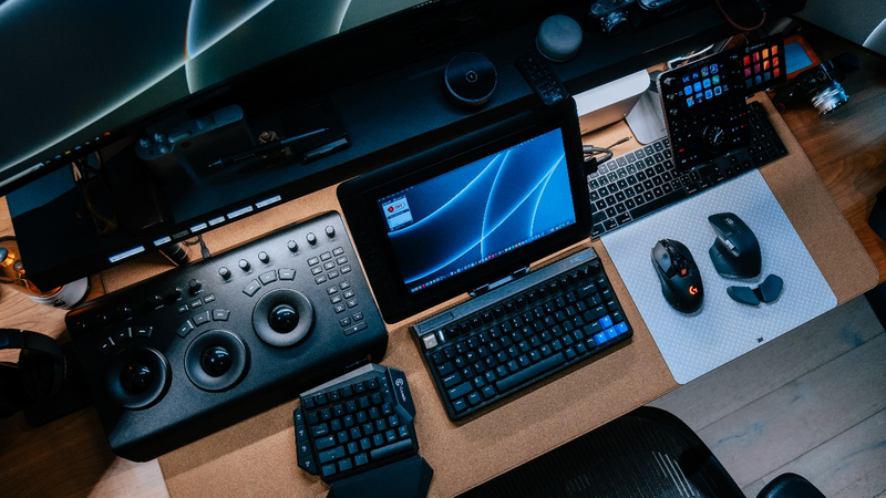 Designing Your Photography Desk Setup: Essential Features, Tips, and Ergonomics - Hexcal