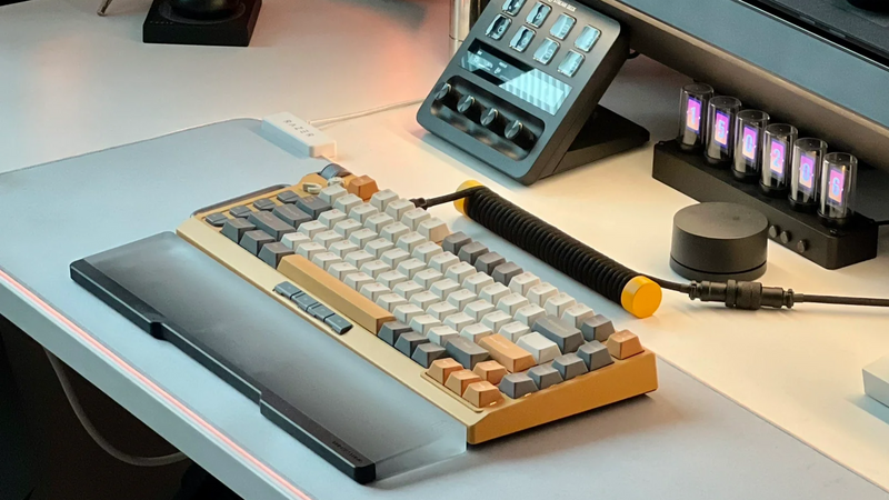 The Power of a Clean Desk: Enhancing Work Experience and Efficiency - Hexcal