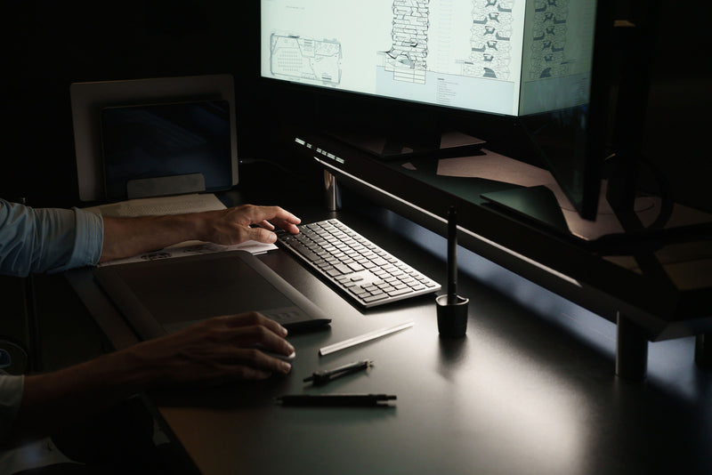 using hexcal series products-to-manage a tiny desktop without visible cables