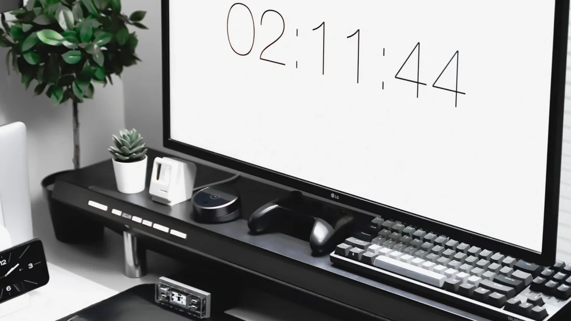 Top 5 Best Office Desk Setup Ideas (2024)