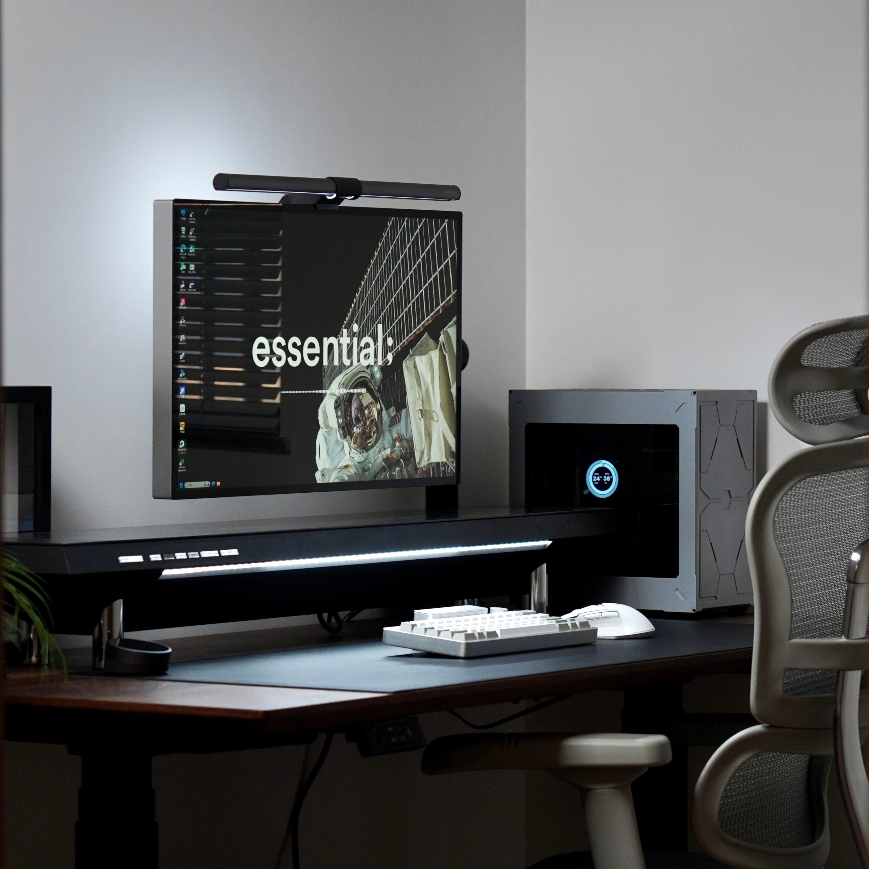Episode 009 - A Programmer's Dream Desk, China