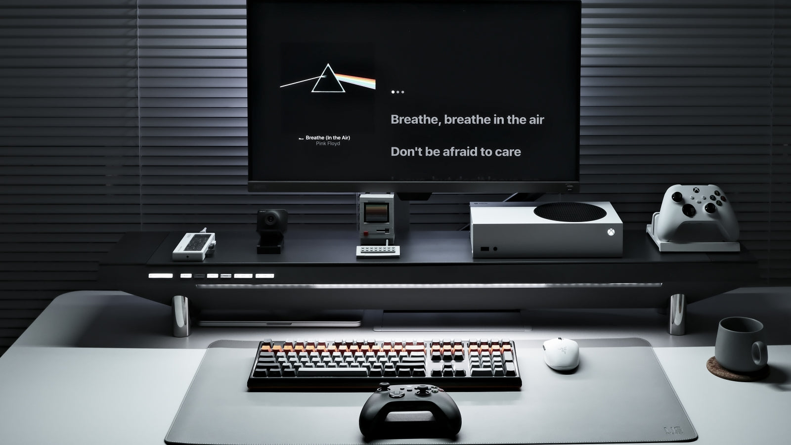 A minimalism desk setup with Hexcal Studio monitor stand as the centerpiece.