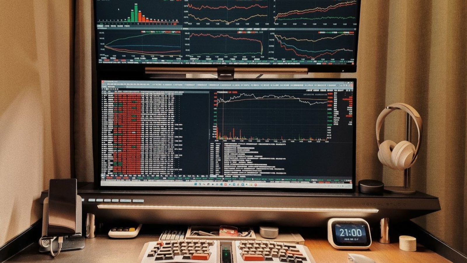 Hexcal Studio brings productivity and efficiency to a hedge fund user.