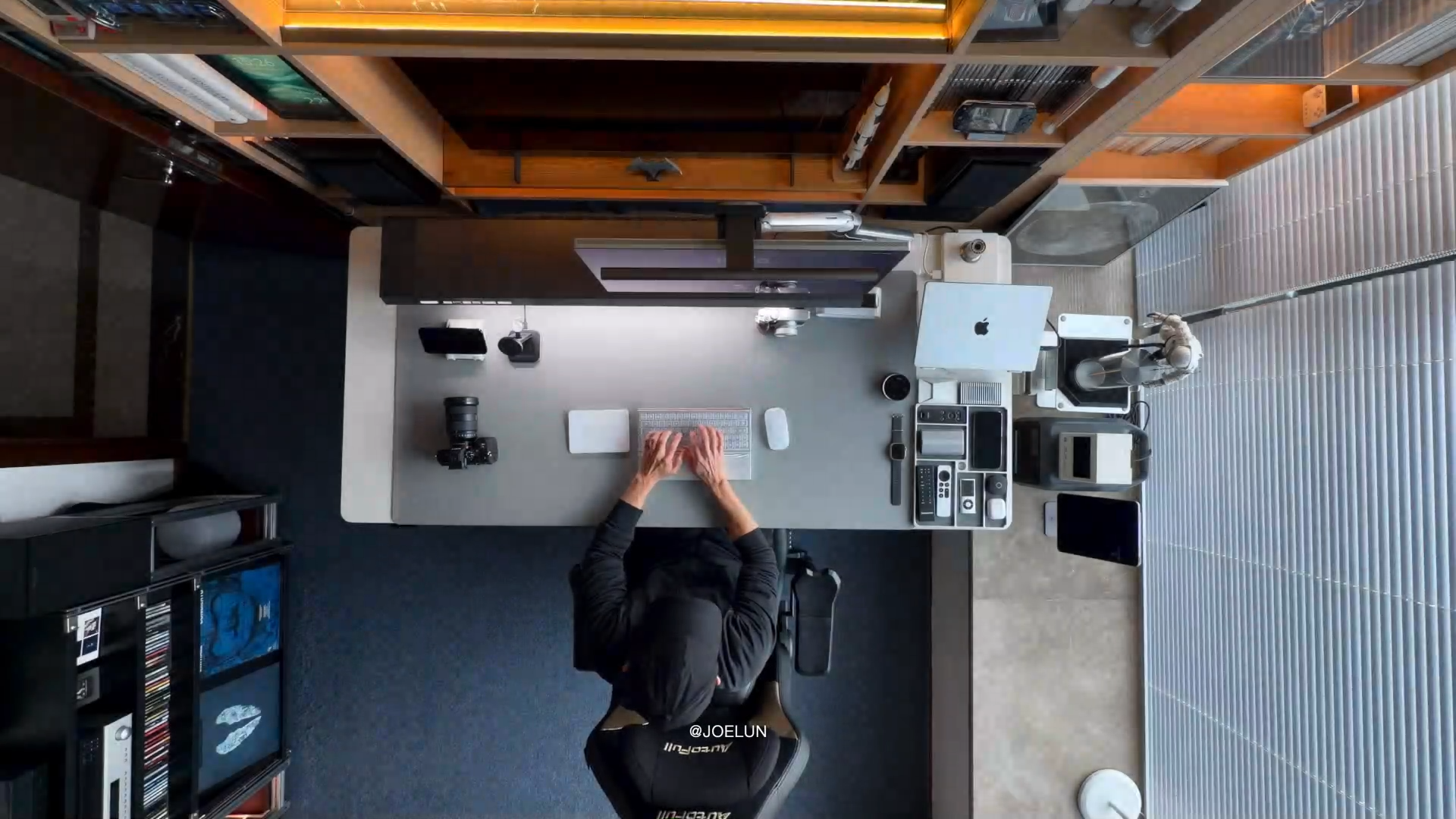 Complete desk with monitor shelf setup for high-design professionals and aesthetic-driven minimalists.